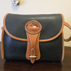 Vintage AWL Dooney & Bourke Essex Bag 🇺🇸